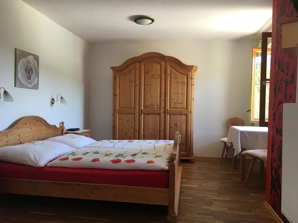 Апартаменты Winzerhof Familie Kloeckl Клёх Экстерьер фото
